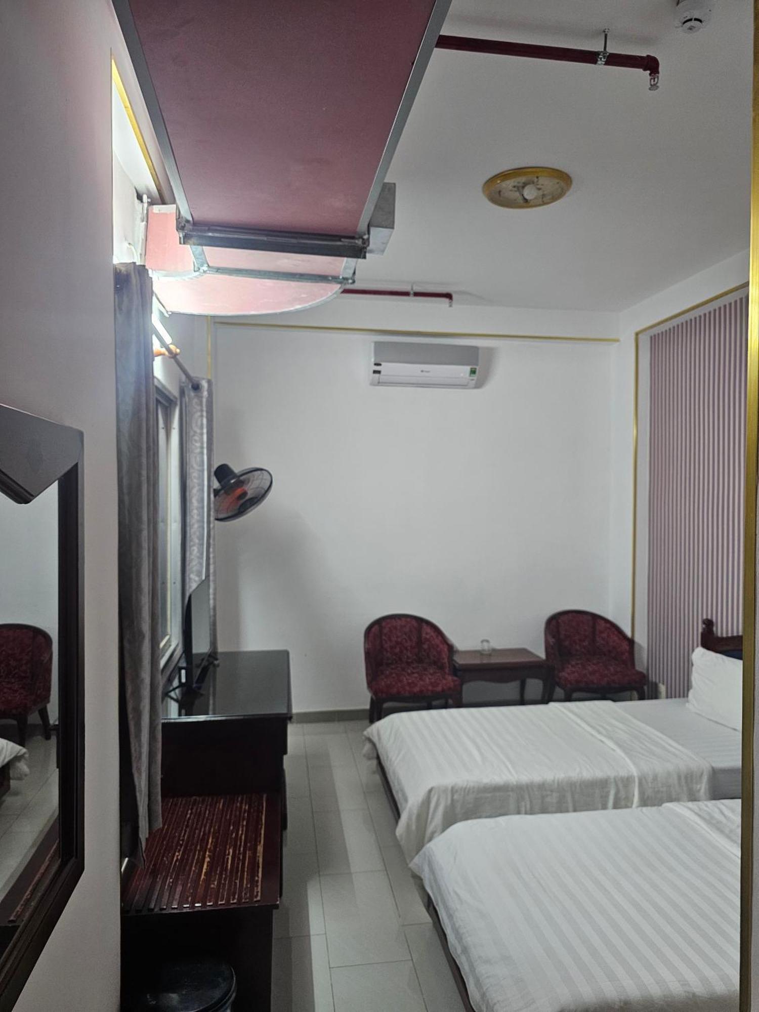 Khach San Trung Mai Hotel Ho Chi Minh City Exterior photo